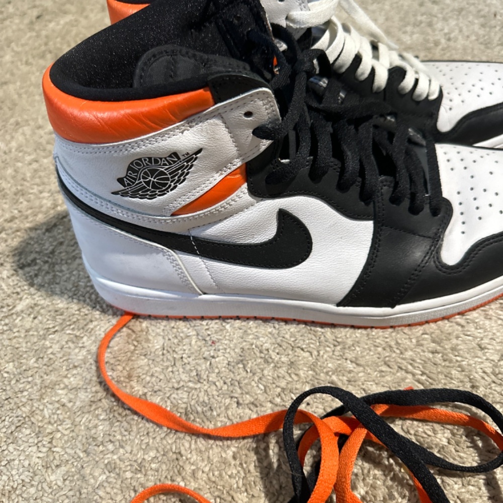 Jordan 1 - Picture 2 of 4